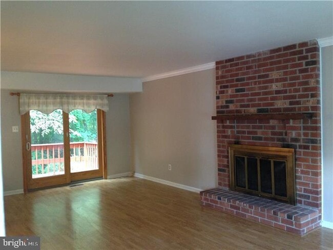 Building Photo - 135 Eaton Dr