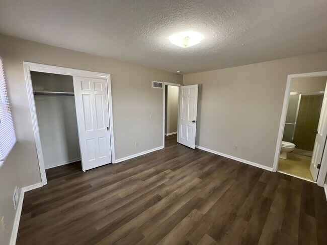 Building Photo - Spacious 3BR with Large Yard & 2-Car Garage