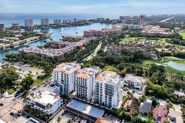 Building Photo - 495 E Royal Palm Rd