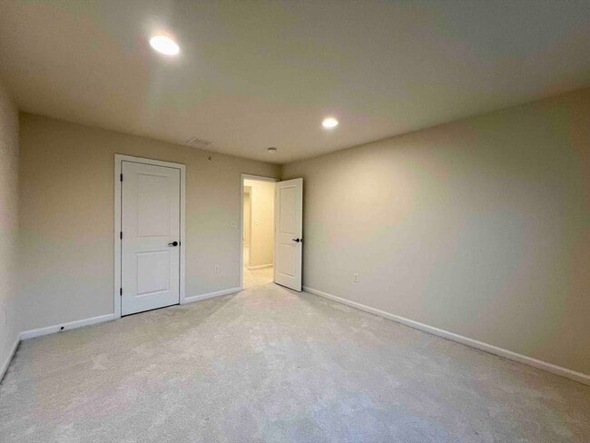 Building Photo - 3 Archer Dr