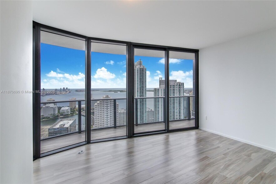 Building Photo - 801 S Miami Ave