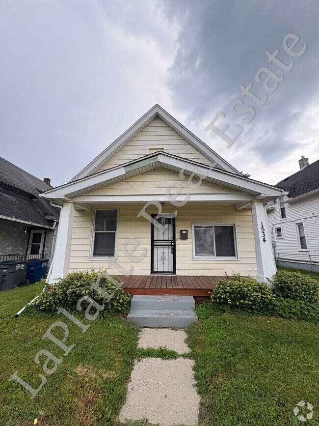 Building Photo - Welcome to this Charming 3-Bedroom Home Ne...
