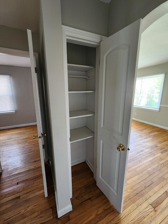 Building Photo - Charming 3 Bedroom Home in Indianapolis with Spacious Layout and Convenient Location!