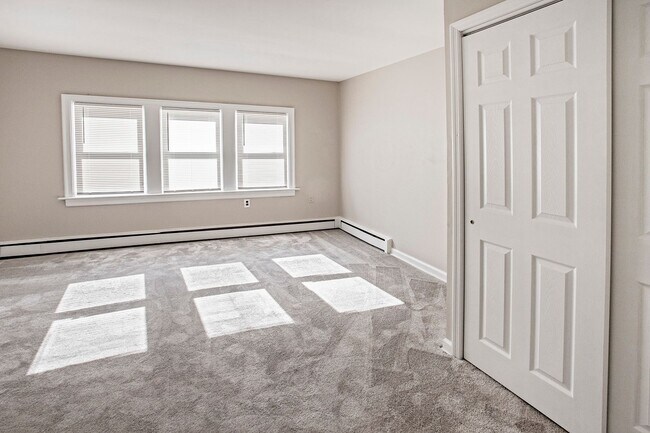 Building Photo - North Wilmington - 5 bedroom, 2 bathroom h...