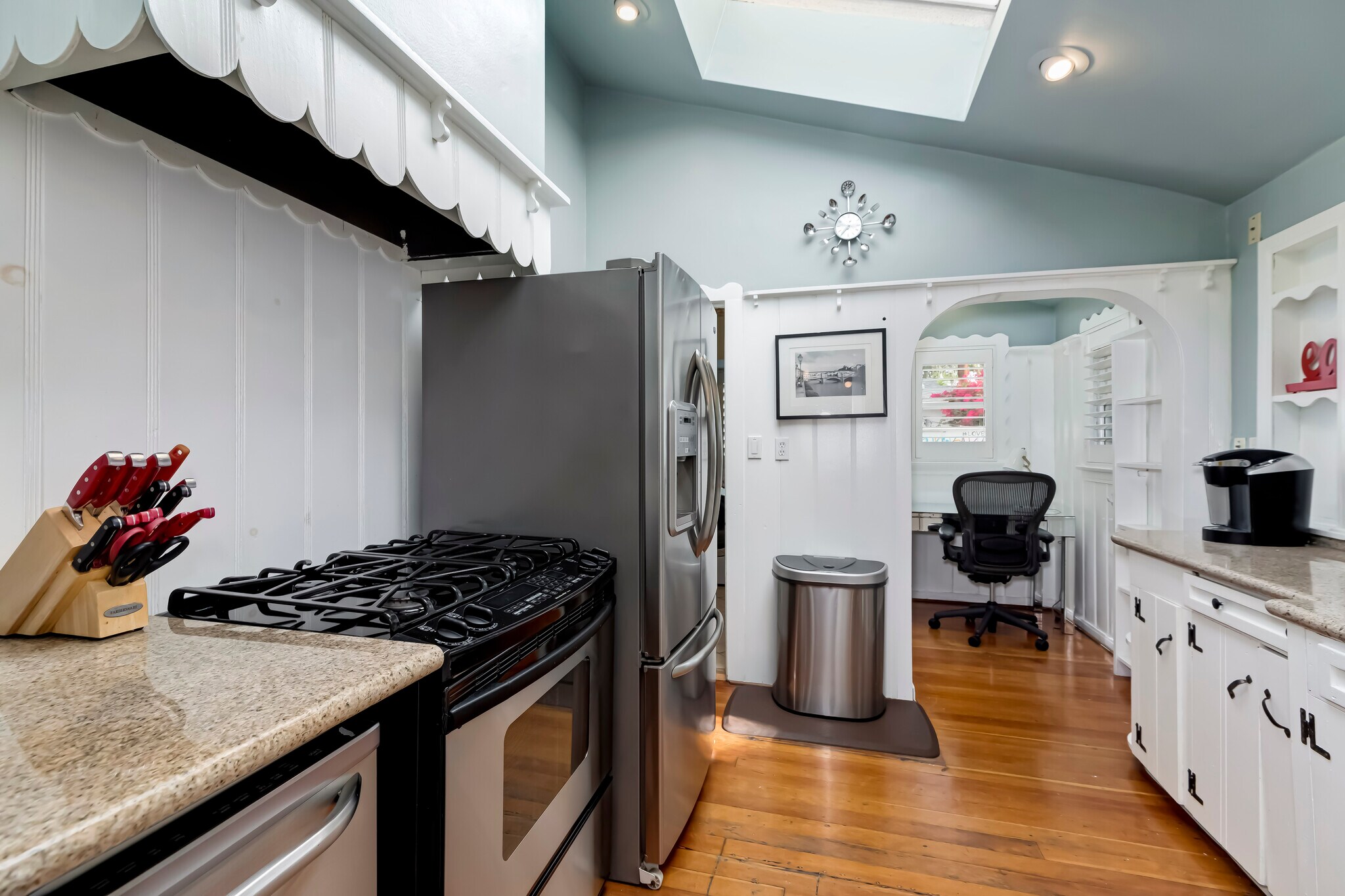 Building Photo - 400 Norwich Dr