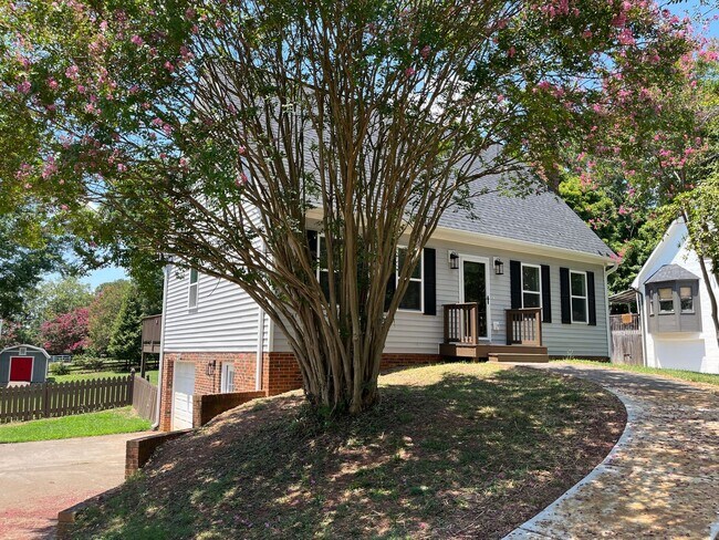 Building Photo - Completely Remodeled 4-Bedroom, 2.5-Bathroom Home