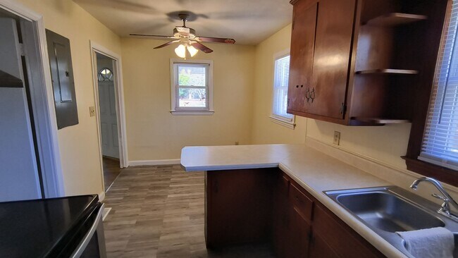 Building Photo - 5111 Palmetto Ln