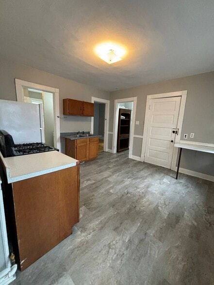 Kitchen - 2926 N Cramer St