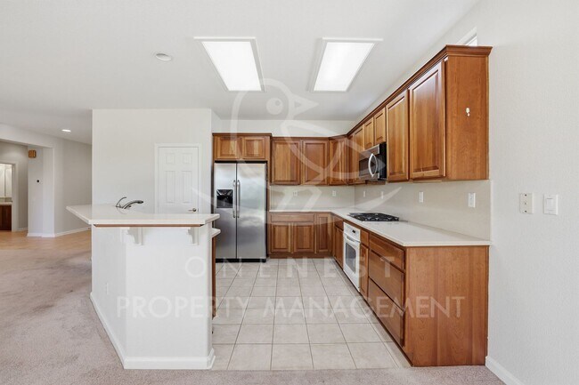 Building Photo - Refreshed 2-bedroom plus den, 2.5-bathroom in beloved Sun City Lincoln Del Webb community!