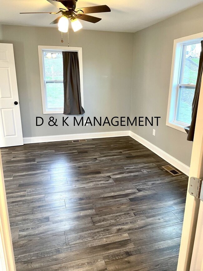 Building Photo - 3 Bedroom 2 bath home in Lenoir City