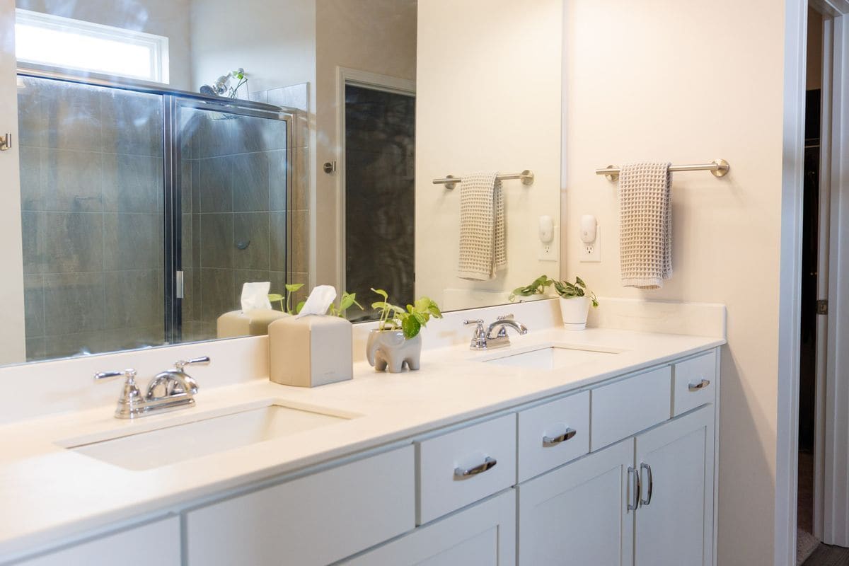 Building Photo - 6017 Gala Ln