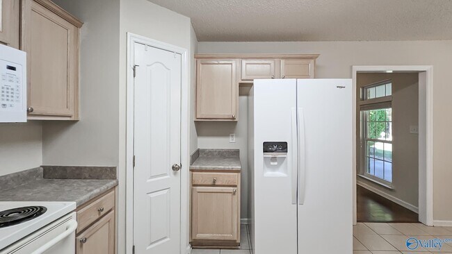 Building Photo - 111 Artesian Ln NW