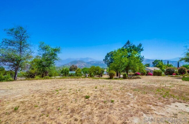Building Photo - 145 La Cresta Heights Rd