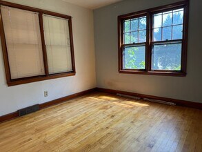 Building Photo - 2644 E Lawn Ct