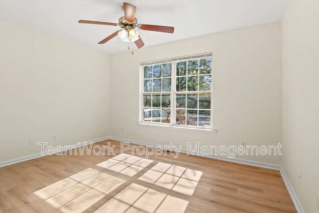 Building Photo - 131 Boone St