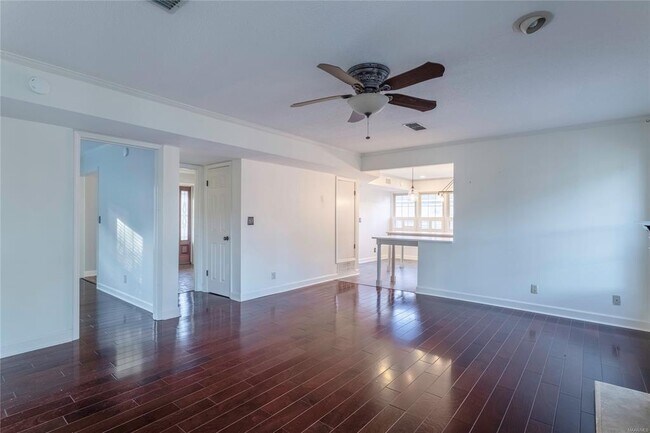 Building Photo - 149 Ledyard Dr