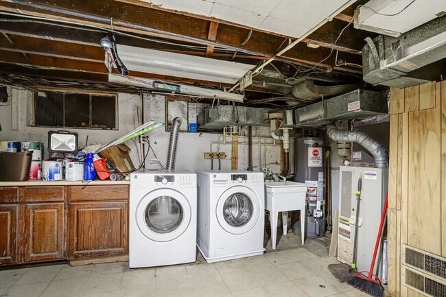 Building Photo - 3351 Clay St NE