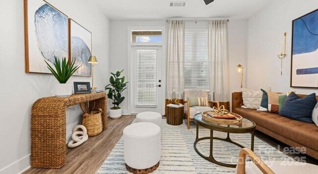 Building Photo - 104 Herrings Grn Lp