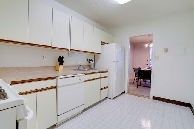 Building Photo - 2111 Richmond Hwy