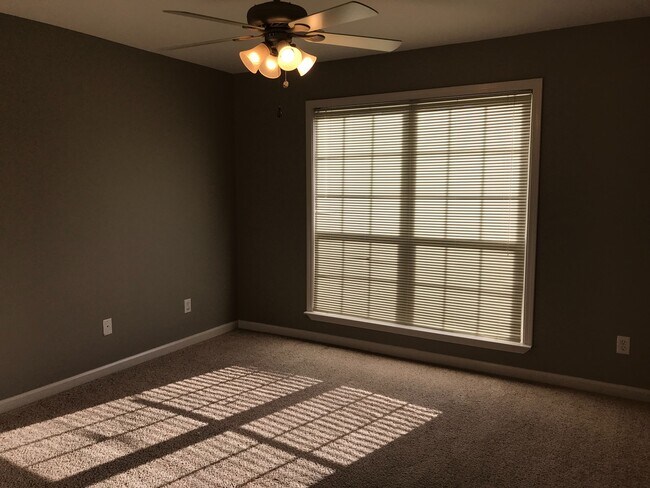 Building Photo - 2114 Richland Park Dr