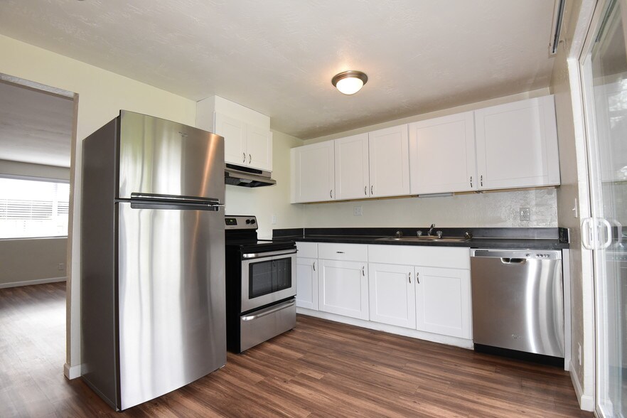 Pacific Village Apartments 30333105 NE Gateway St Springfield OR