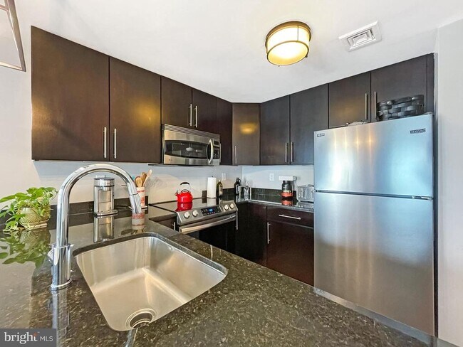 Building Photo - 1367 Florida Ave NE