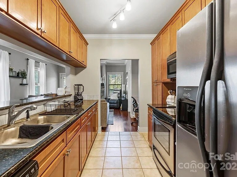 Building Photo - 9 Kenilworth