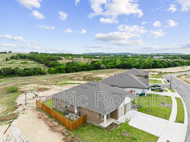 Building Photo - 117 Leon Ln