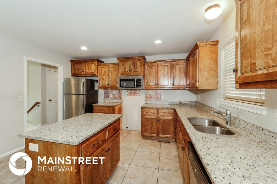 Building Photo - 18610 E 19th Ter Ct S