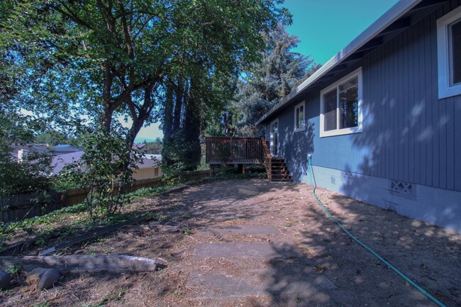 Building Photo - 2670 Fijian Way