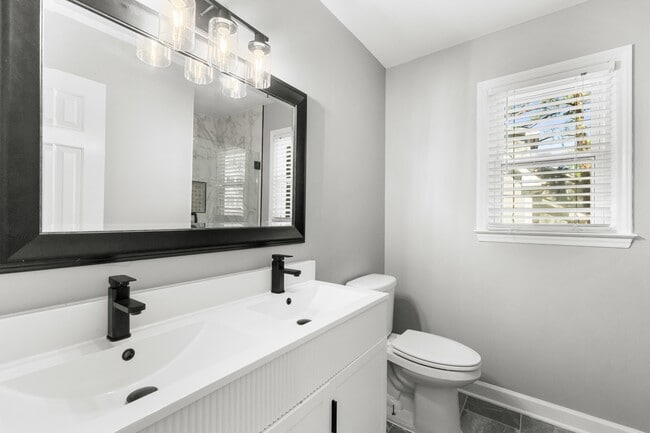 Building Photo - 3641 Meadow Creek Ln