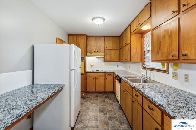 Building Photo - 8125 E Zimmerly St