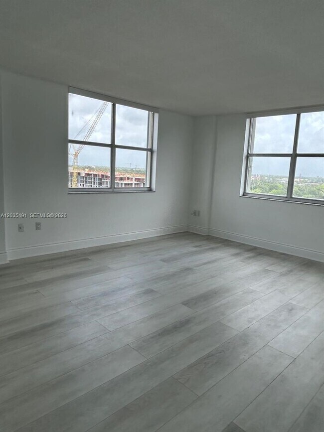 Building Photo - 11111 Biscayne Blvd