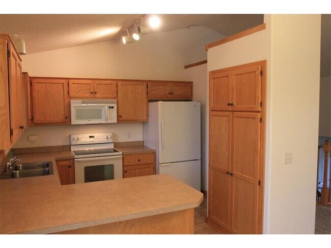 Building Photo - 7757 Pinto Ln