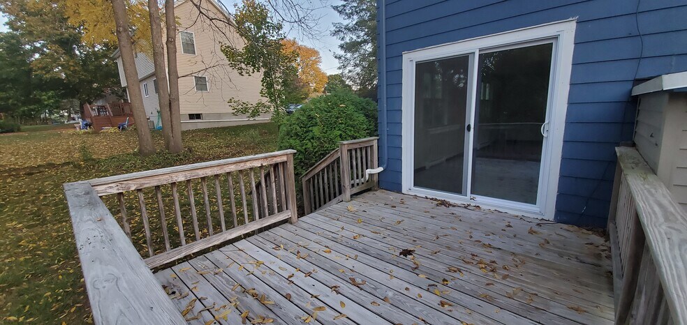 Deck - 24 Great Oak St
