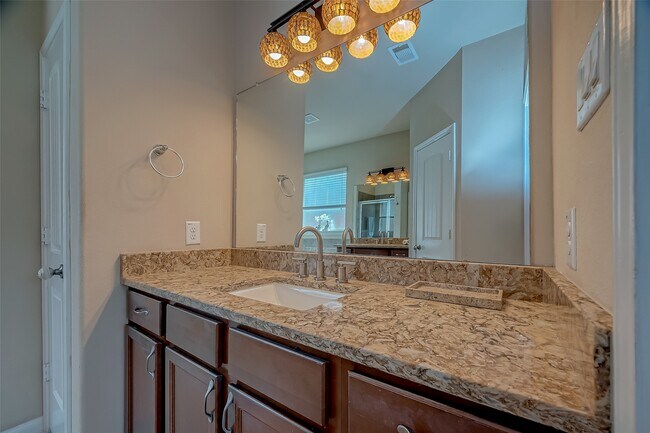 Building Photo - 2431 Garden Falls Dr