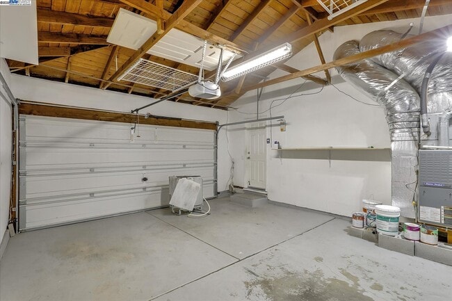 Building Photo - 7942 Vomac Rd