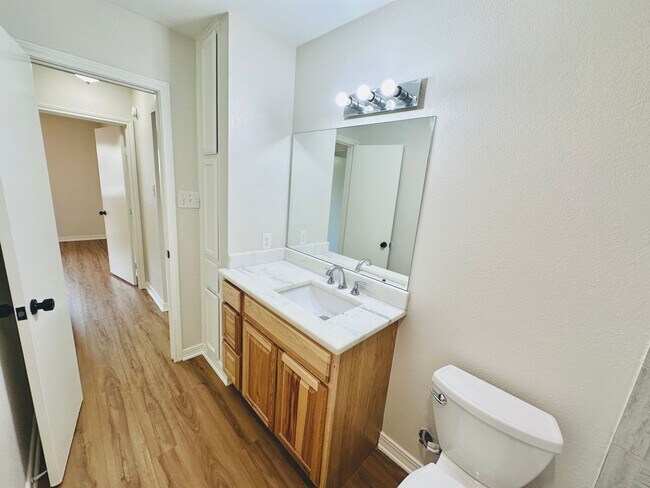 Building Photo - MOVE IN SPECIAL!!! - Updated 3-Bed Home wi...