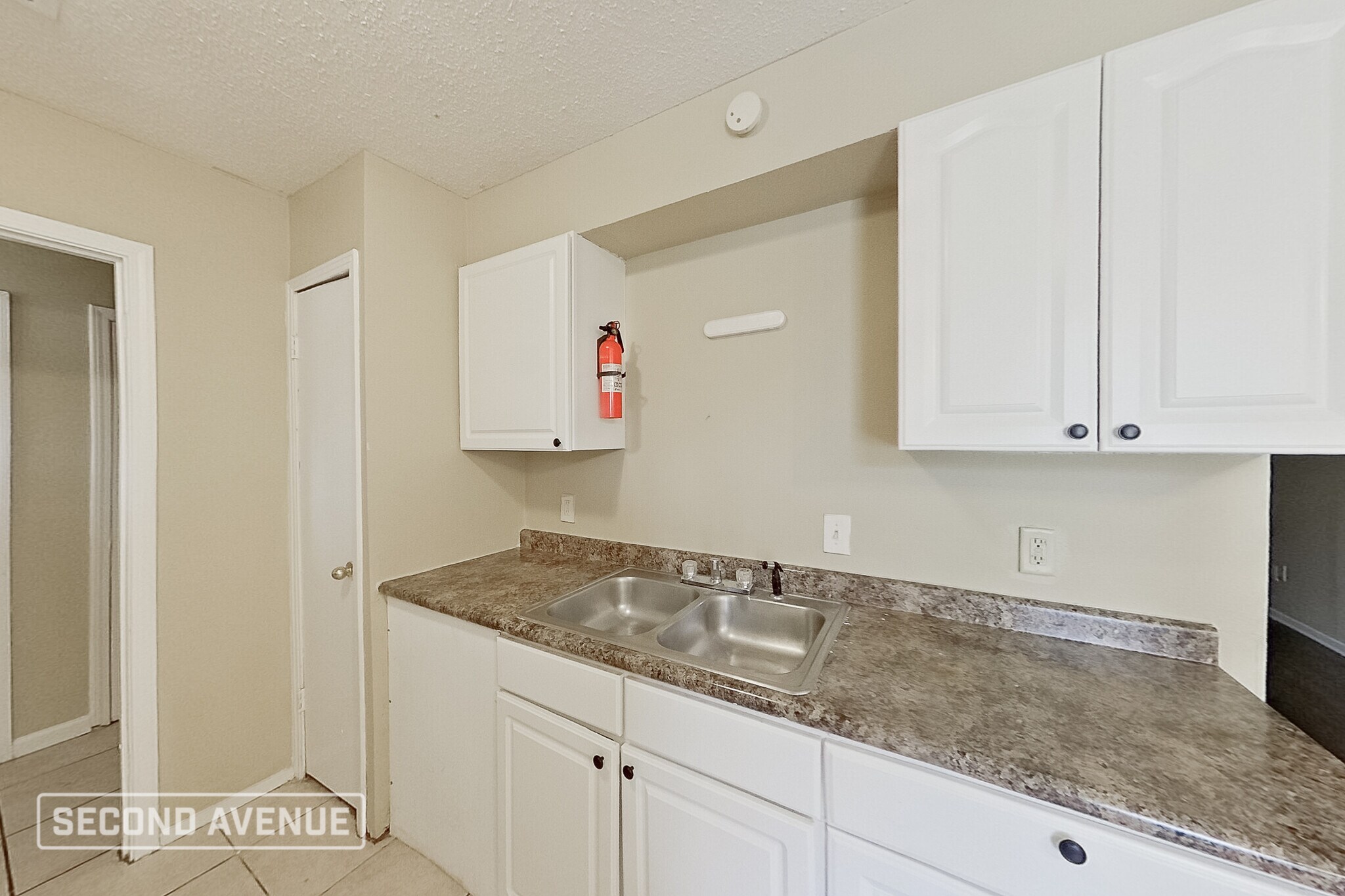 Building Photo - 5792 Jardin Pl