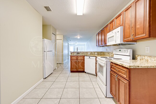 Building Photo - Charming 3-Bedroom Home Just 3 Blocks from the Ocean