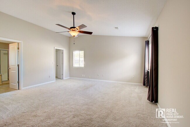 Building Photo - 121 Sioux Ct