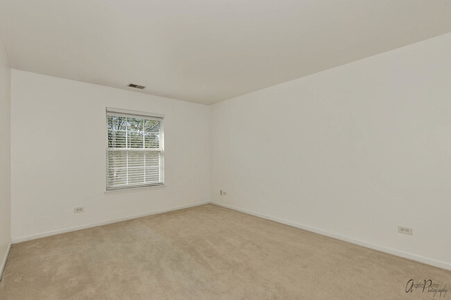 Building Photo - 1187 N Red Oak Cir