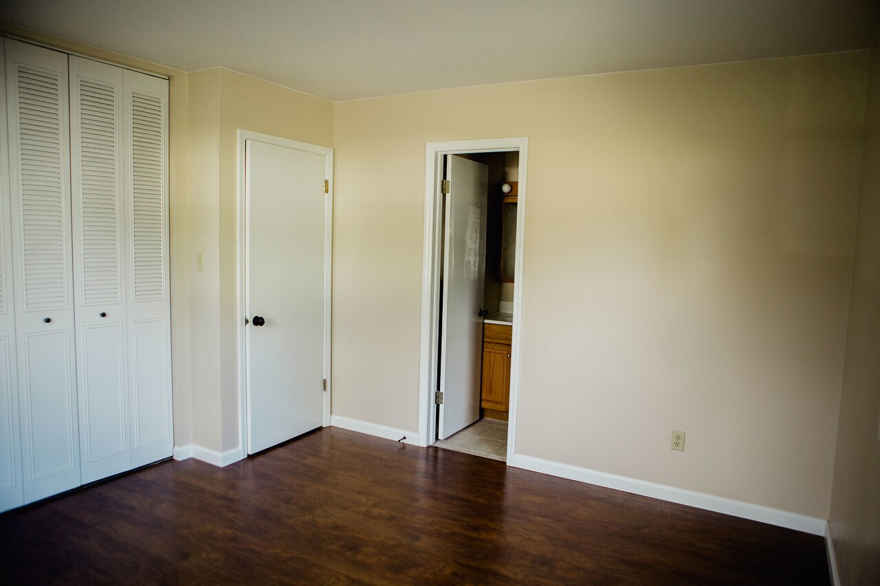Building Photo - 720 S Parkway Dr