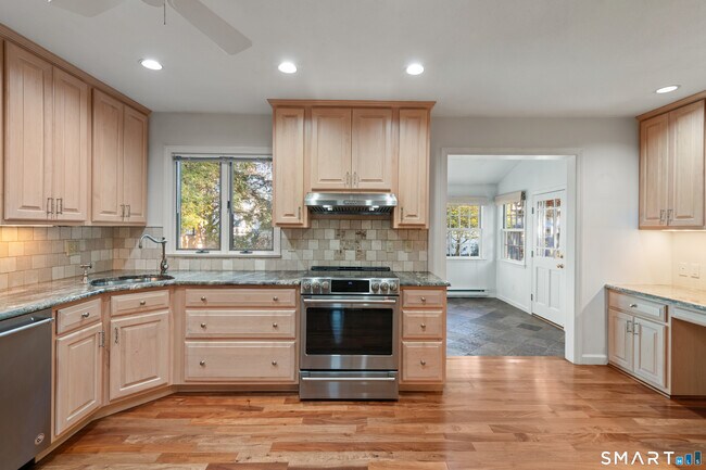 Building Photo - 56 Drake Ln