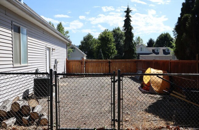 Building Photo - Canfield Park!