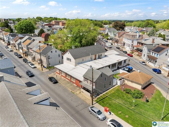 Building Photo - 115 2nd St