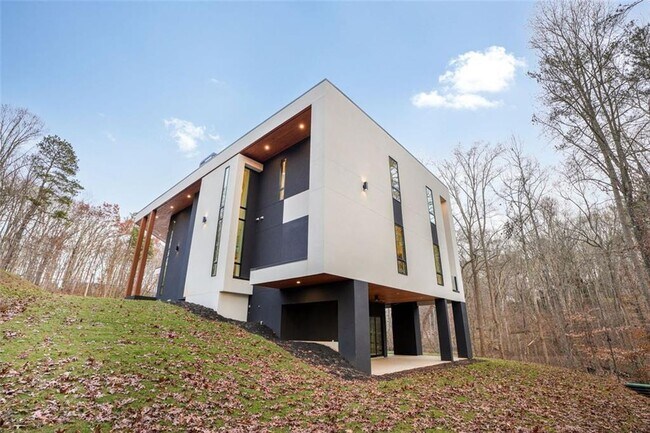 Building Photo - 1736 Cox Rd