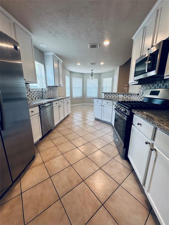Building Photo - 6414 Canyon Pointe Ln