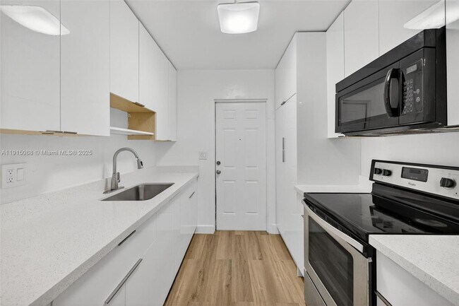 Building Photo - 11301 NW 39th St