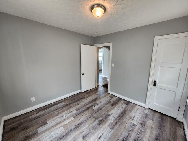 Building Photo - Charming 2 bedroom 1 bath home with recent...